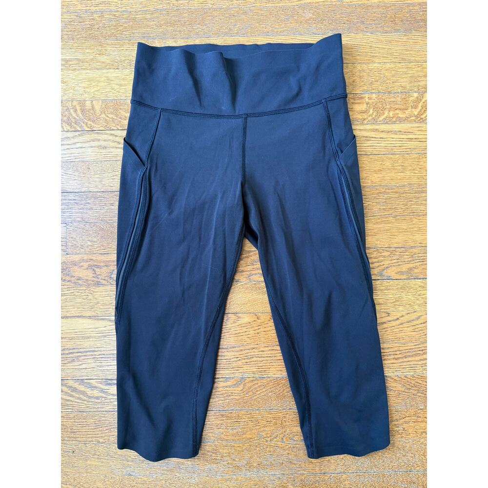 Lululemon Women's Black Cropped Leggings Size 8
